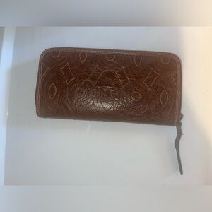 Access Y2K (2002) Brown Zip Wallet with embroidery design zip around floral